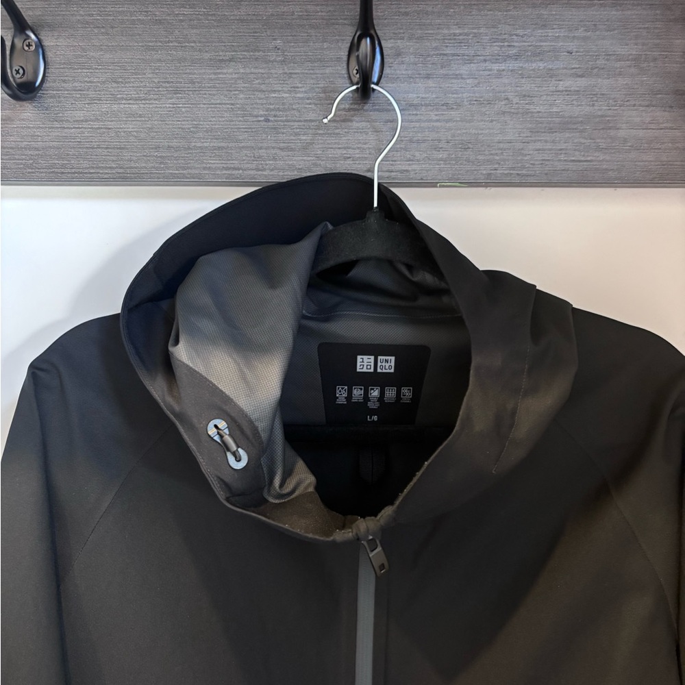 Uniqlo Men's Dark Gray Raincoat
